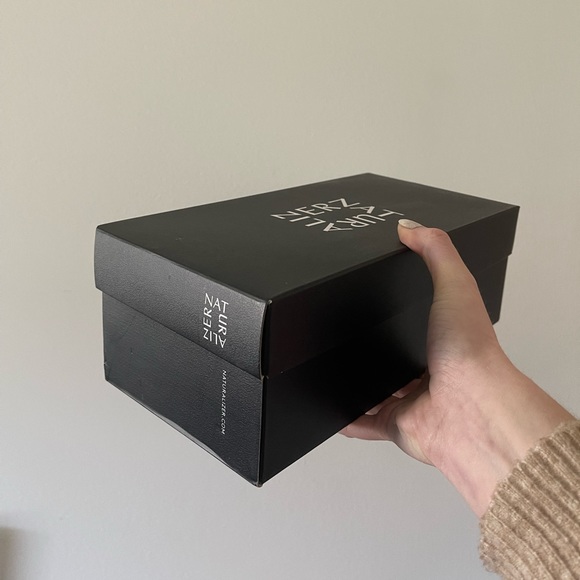 Naturalizer Women’s 9 Linnete Multi Woven Multicolor Thong Sandals NWT - Picture 2 of 7